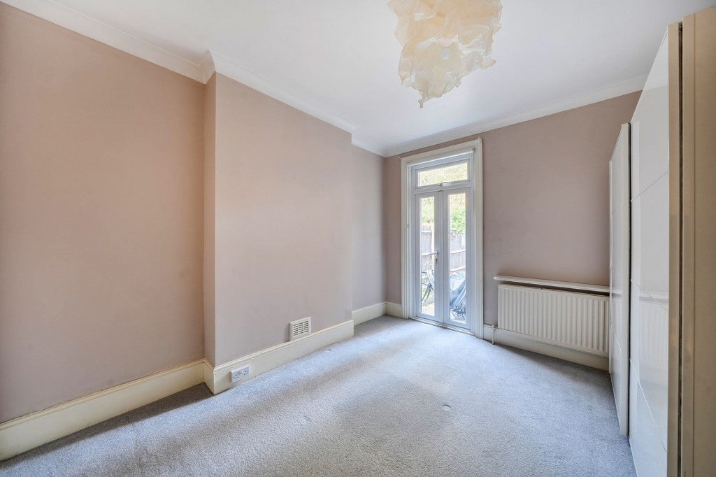 Flat Sidney Road in Greater London