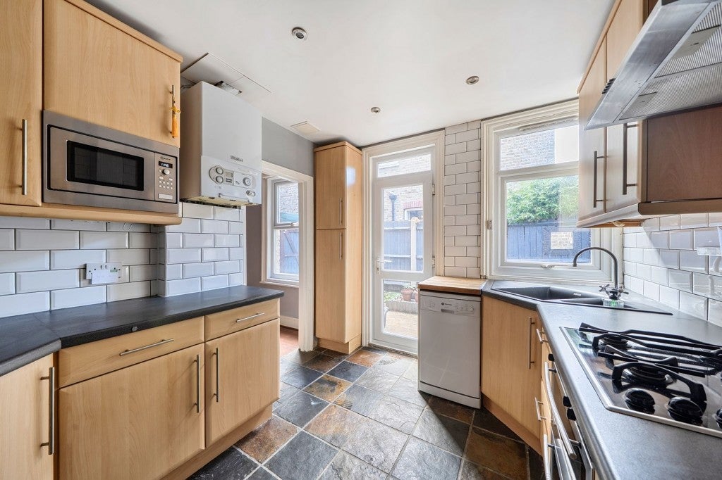 Flat Sidney Road in Greater London