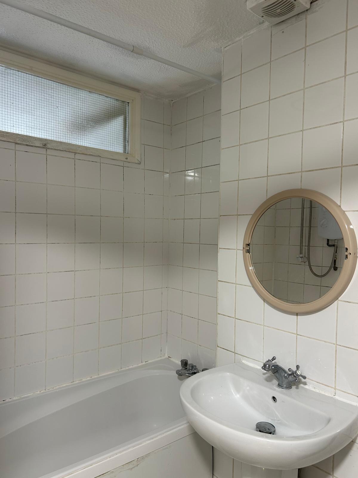 Flat Dellow Close in Greater London