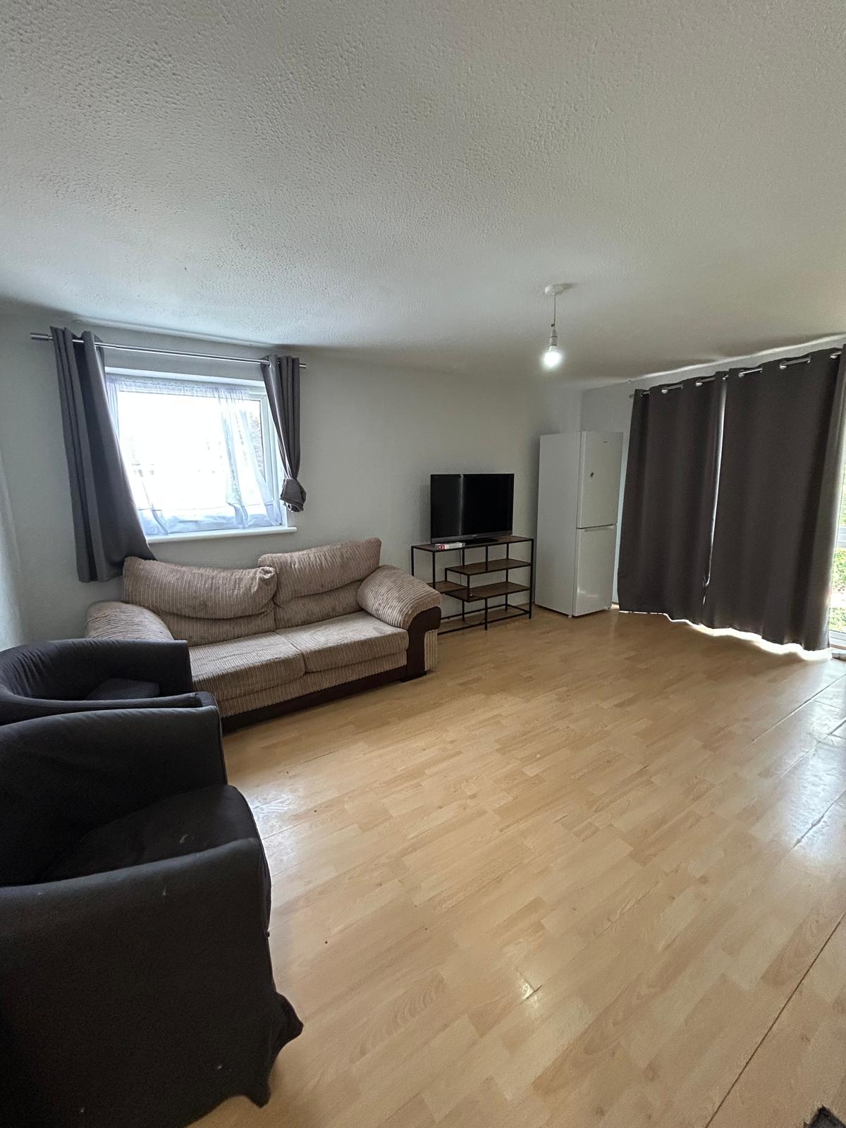 Flat Dellow Close in Greater London