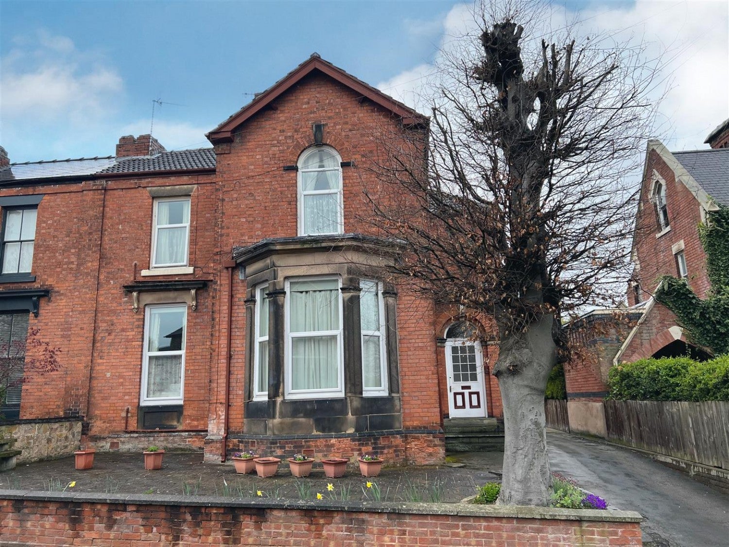 Flat Gladstone Road in Chesterfield
