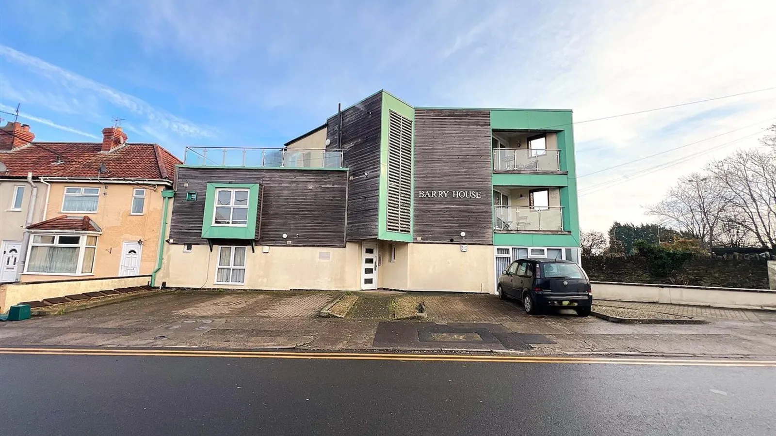 Flat Elmleigh Road in Bristol