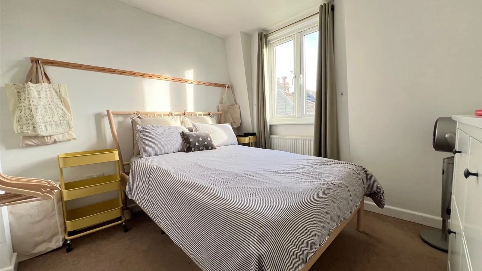 Flat Elmleigh Road in Bristol