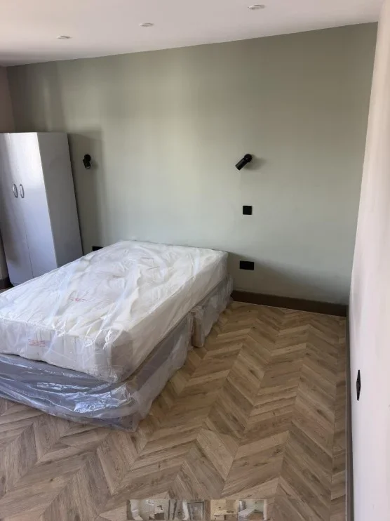 Room Leys Close in Greater London