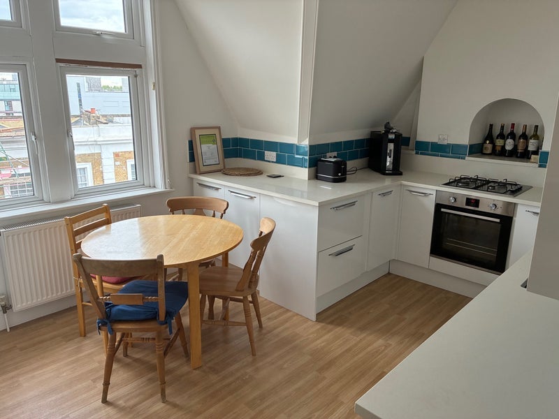 Room Liverpool Road in Greater London