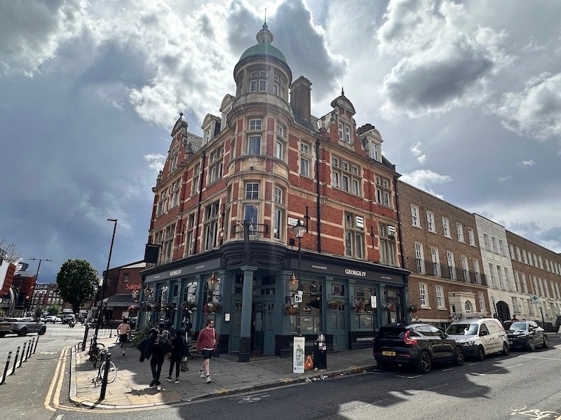 Room Liverpool Road in Greater London