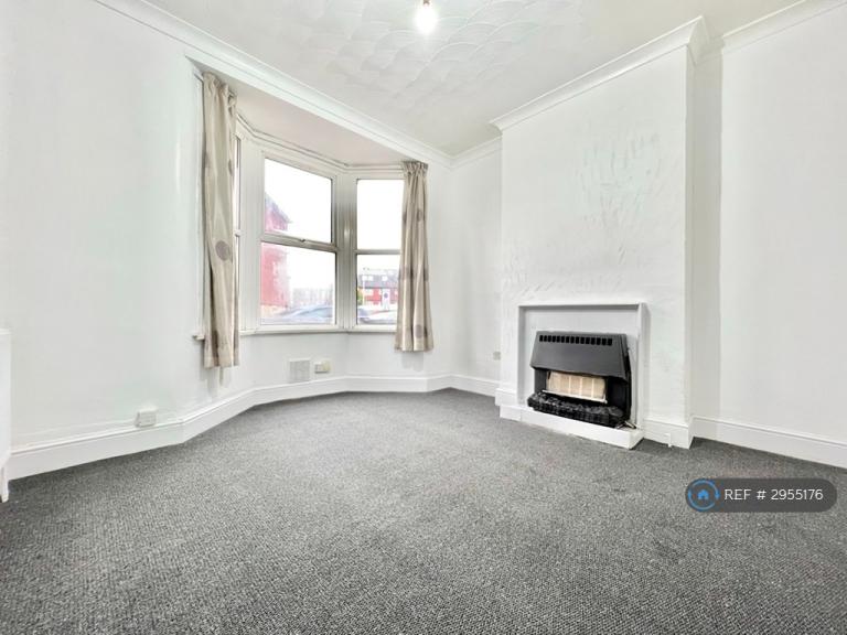 House Vicarage Lane in Greater London