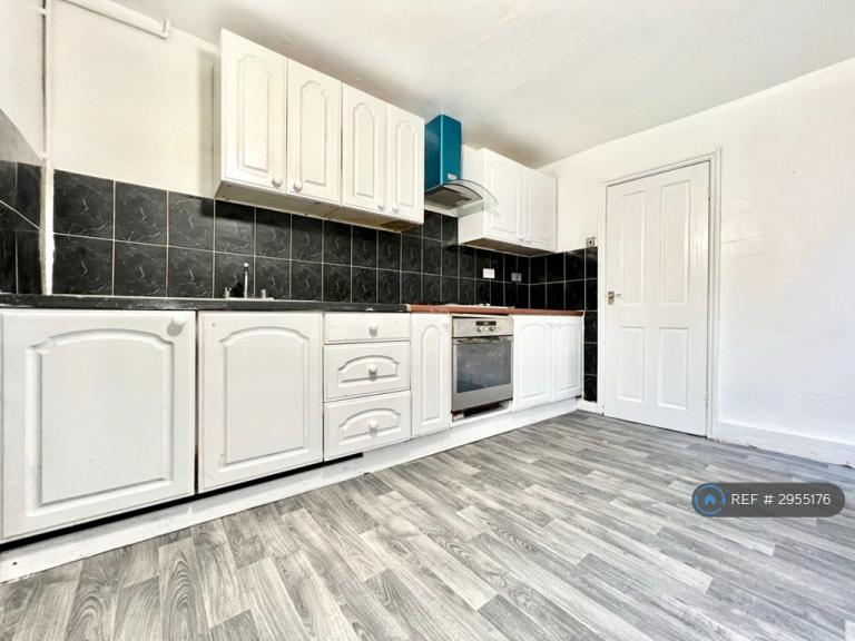 House Vicarage Lane in Greater London