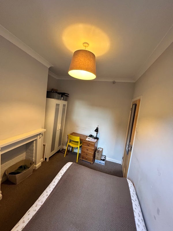Room Whiteway Road in Bristol