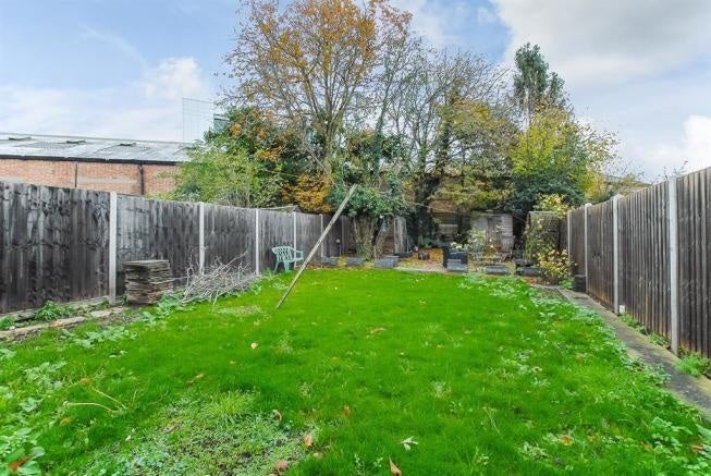 Room Dawley Road in Greater London