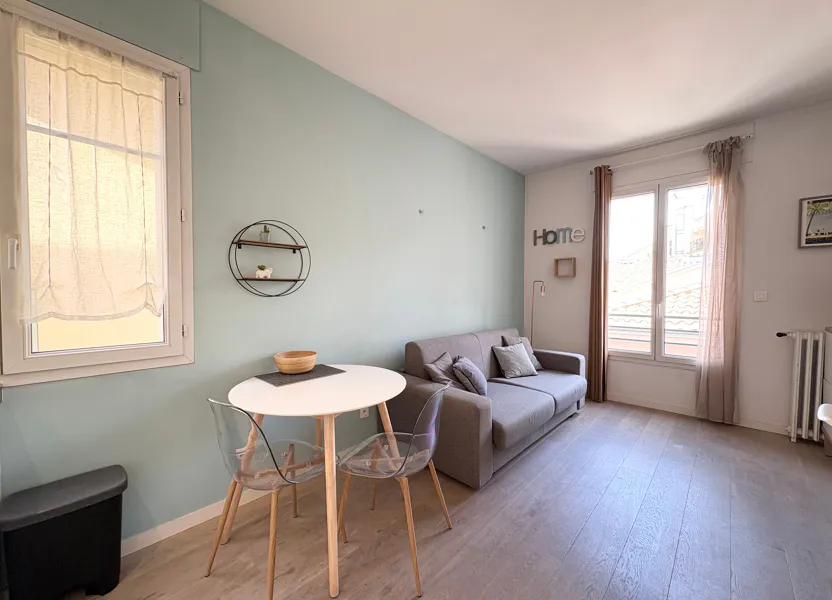Room Place Magenta in Nice