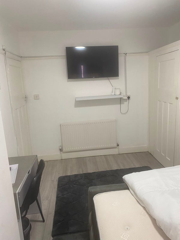 Room Lordship Lane in Greater London