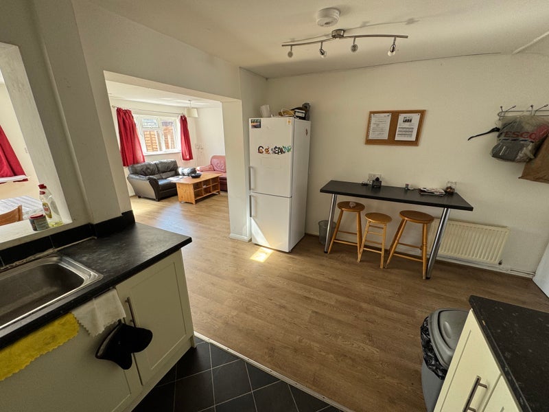 Room Robinson Close in East Hertfordshire