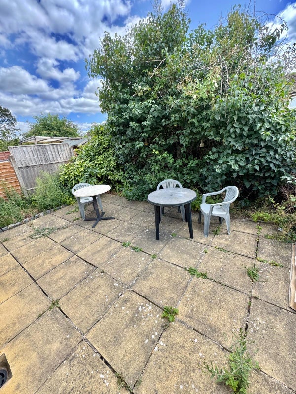 Room Robinson Close in East Hertfordshire