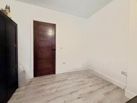 Flat Hinckley Park in Hinckley and Bosworth