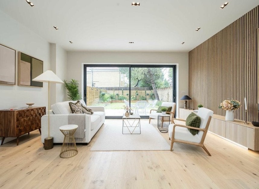 Flat Gordon Road in Greater London