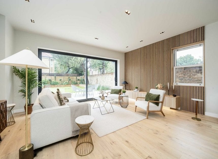 Flat Gordon Road in Greater London
