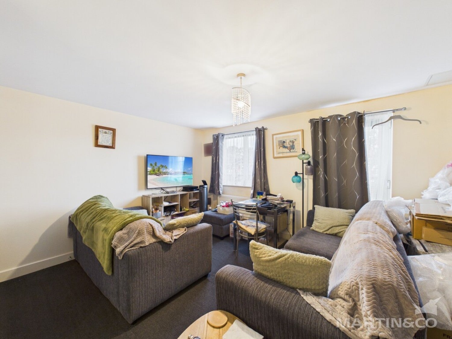 Flat Durban Road in Arun