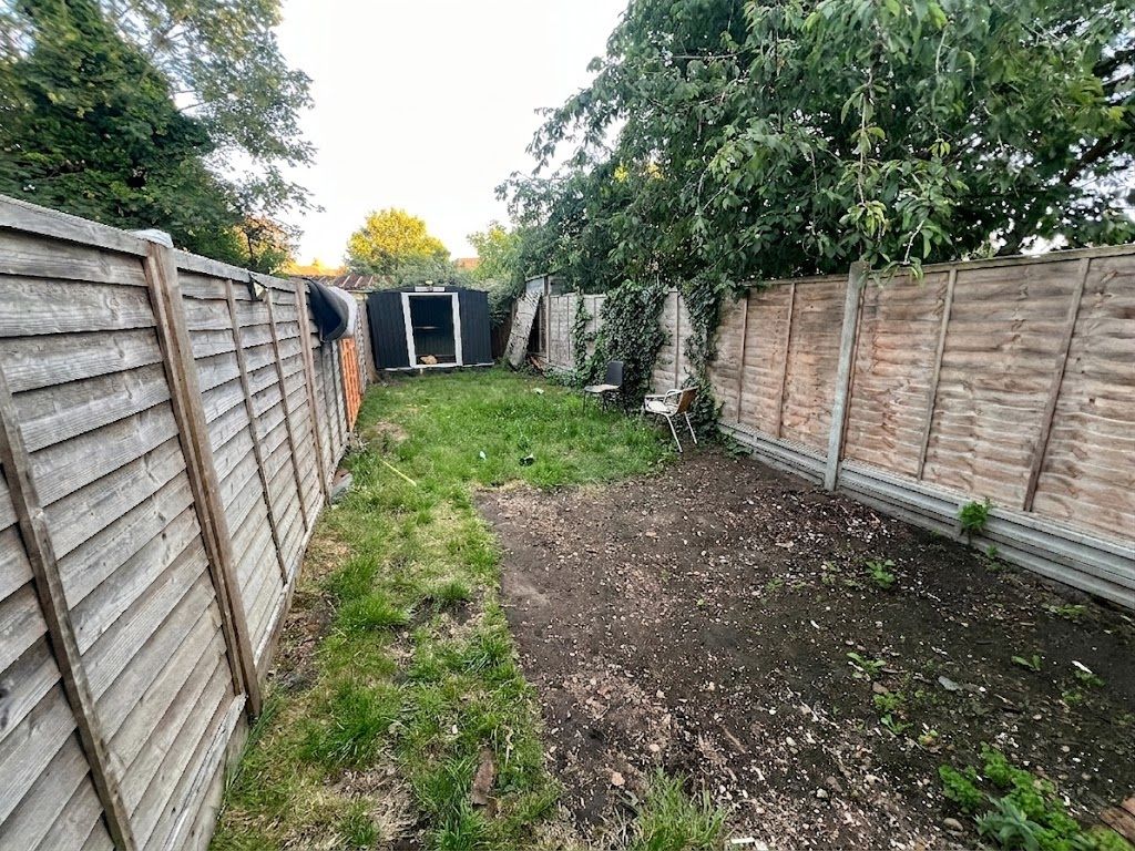 Flat Bristow Road in Greater London