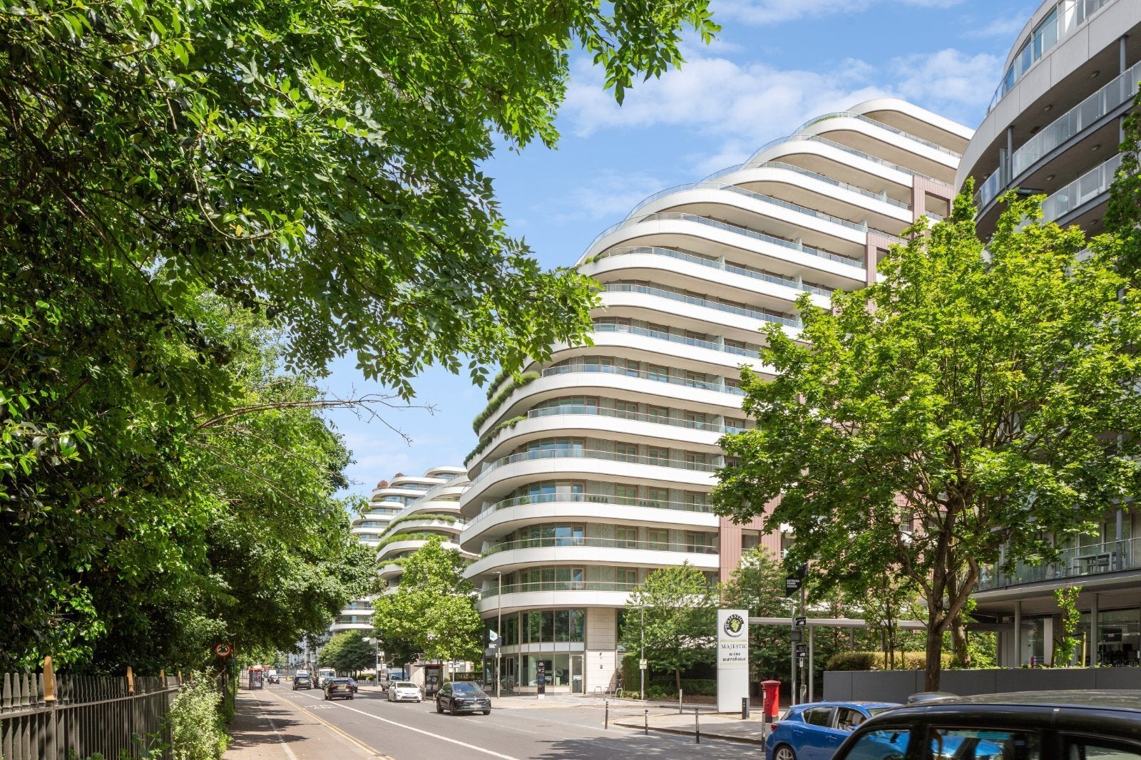 Flat Queenstown Road in Greater London