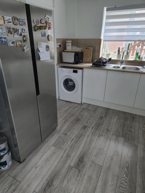 Room Holmfield Close in Wakefield