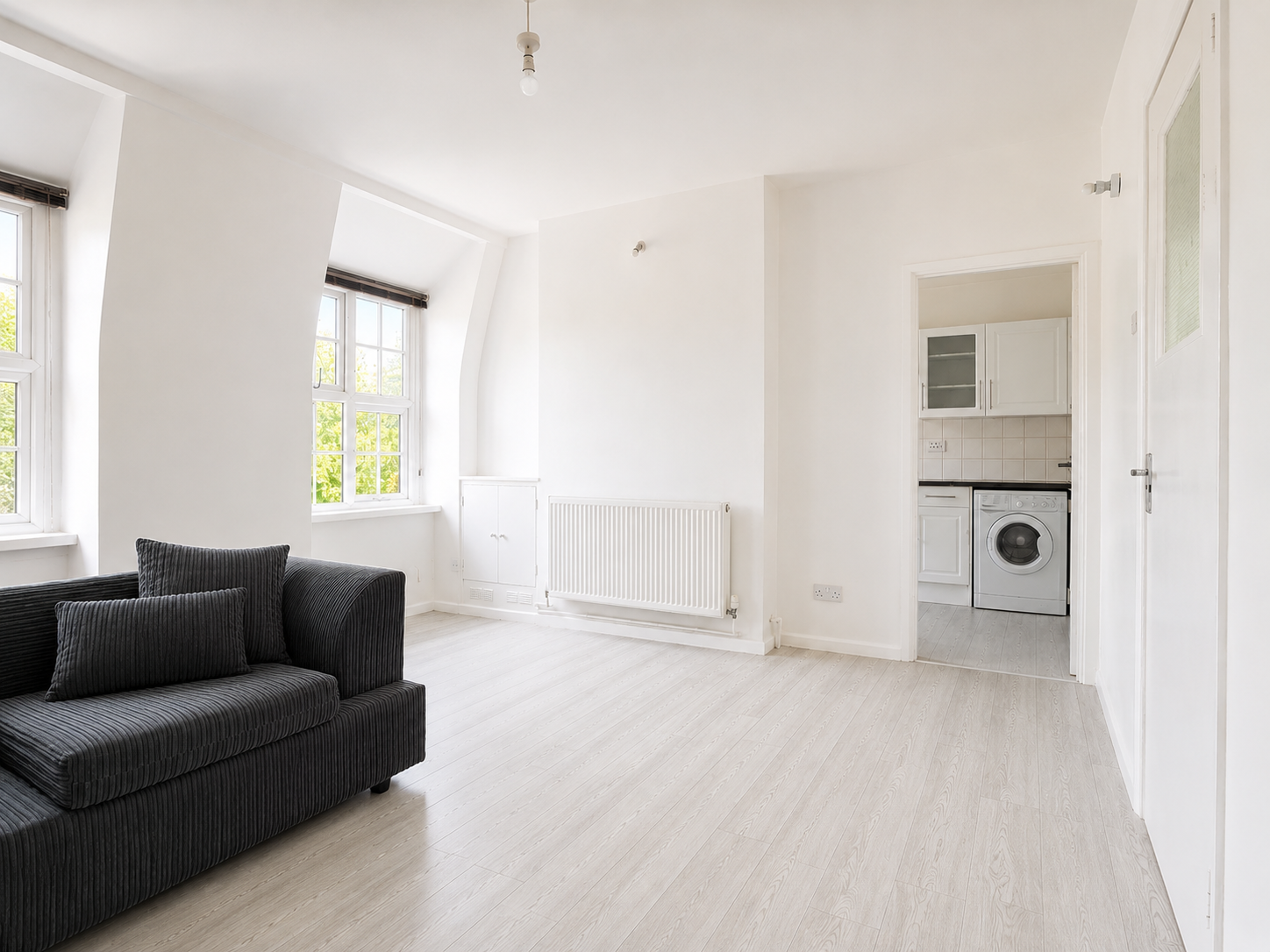 Flat Topham Square in Greater London