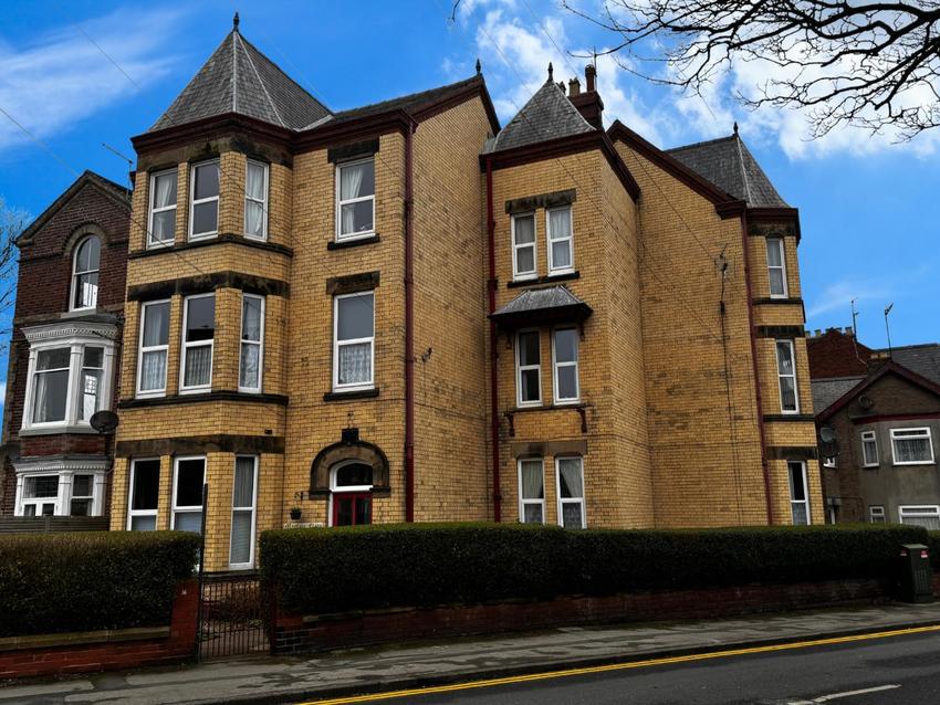Flat Saint George's Avenue in Bridlington