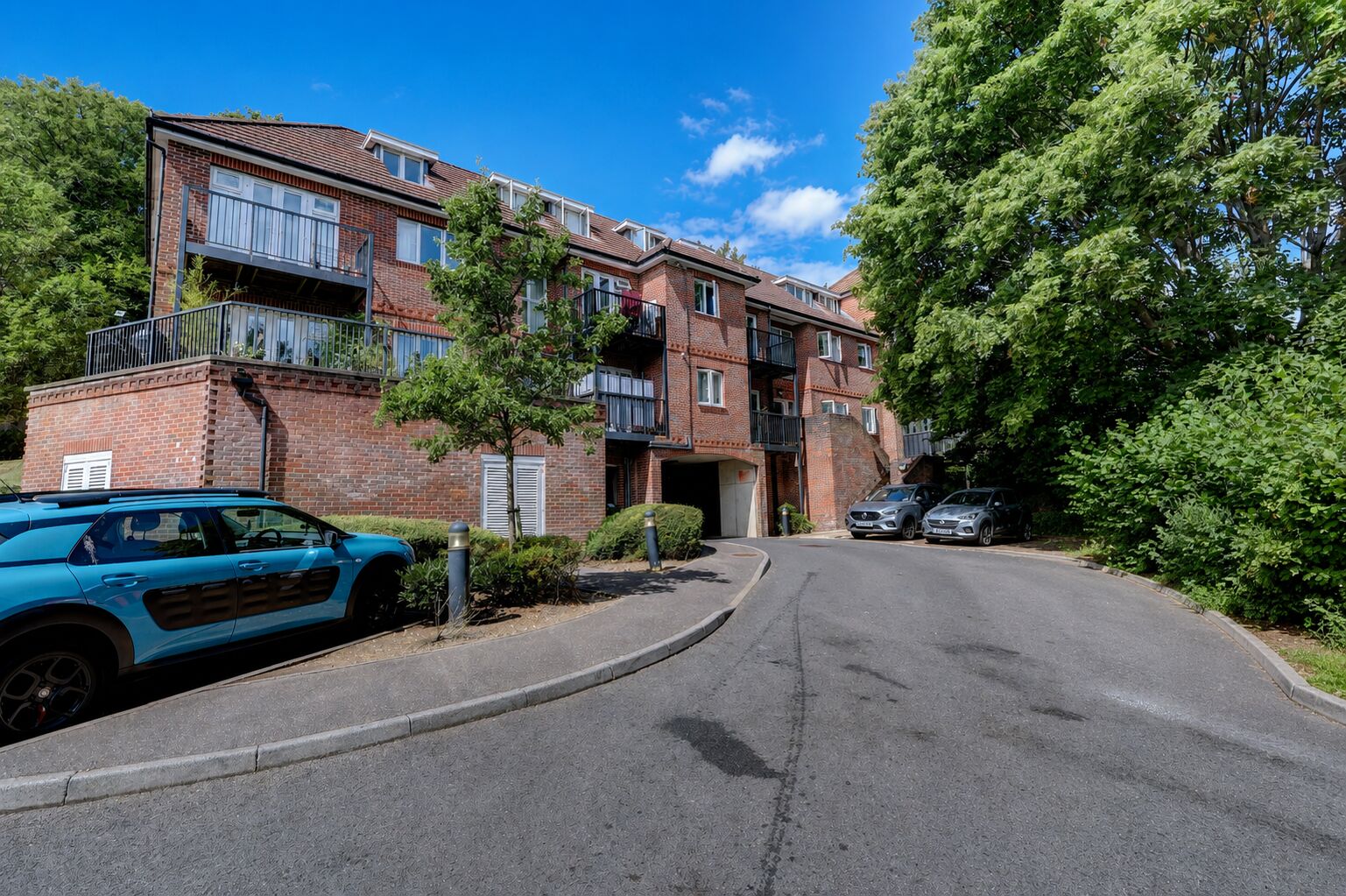 Flat St Marks Close in High Wycombe Community Board