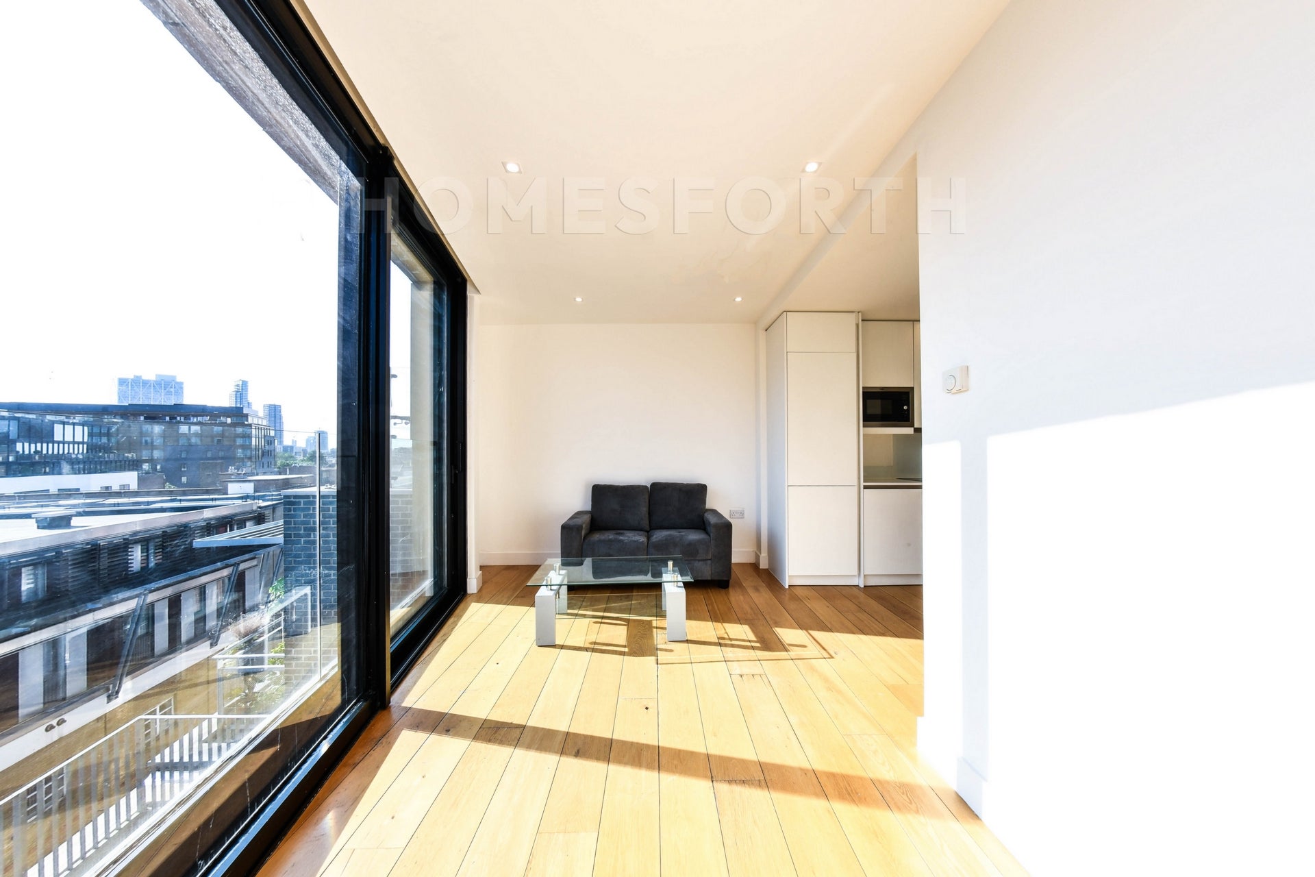 Flat Plumbers Row in Greater London