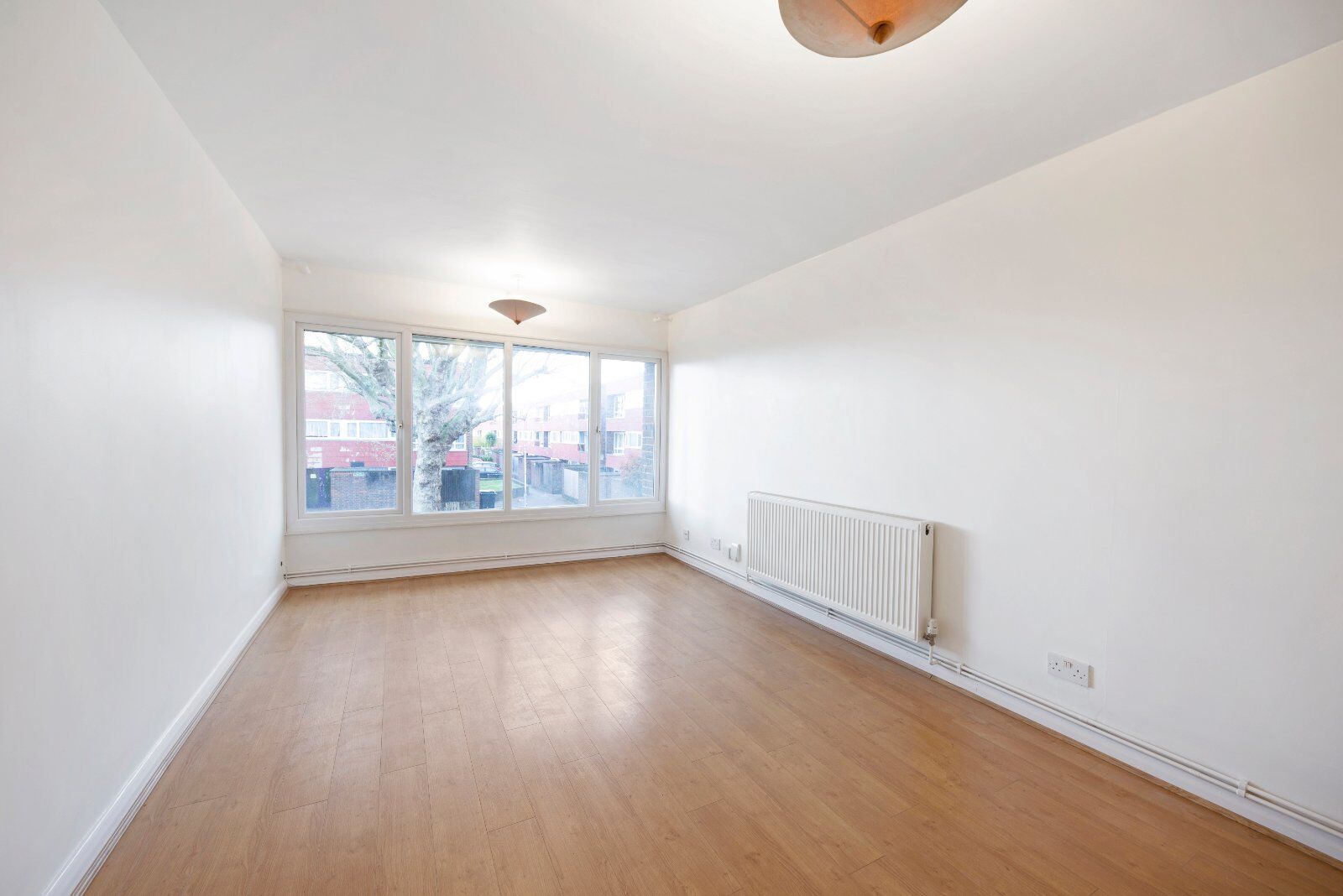 Flat Polesden Gardens in Greater London