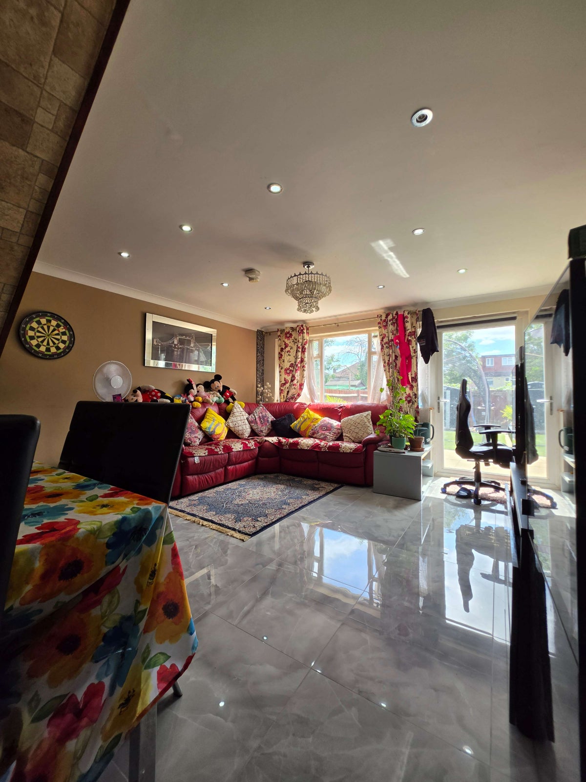 House Eastcote Lane in Greater London