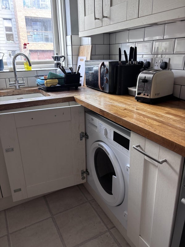 Room Essex Road in Greater London