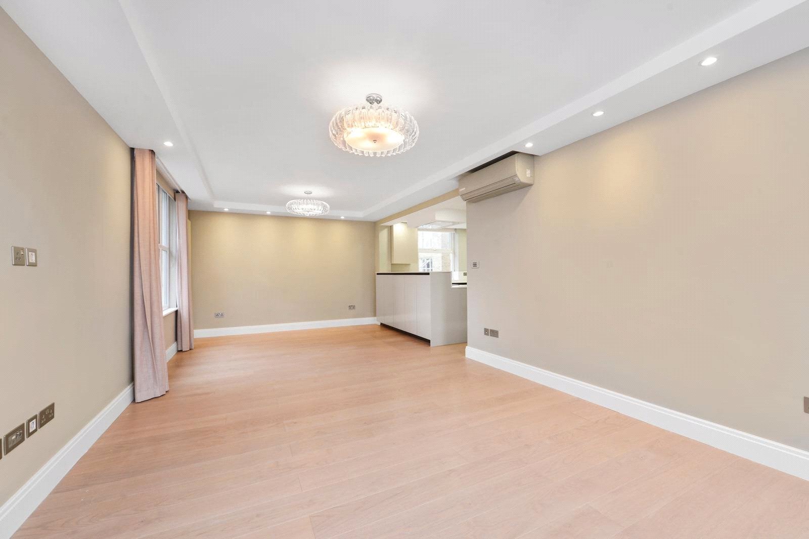 Flat Finchley Road in Greater London