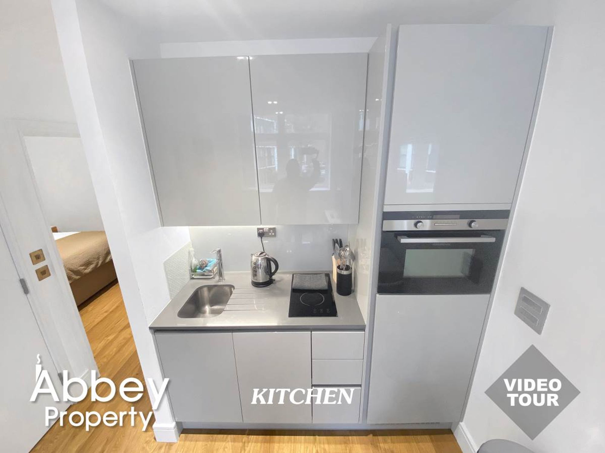 Flat Laporte Way in Luton