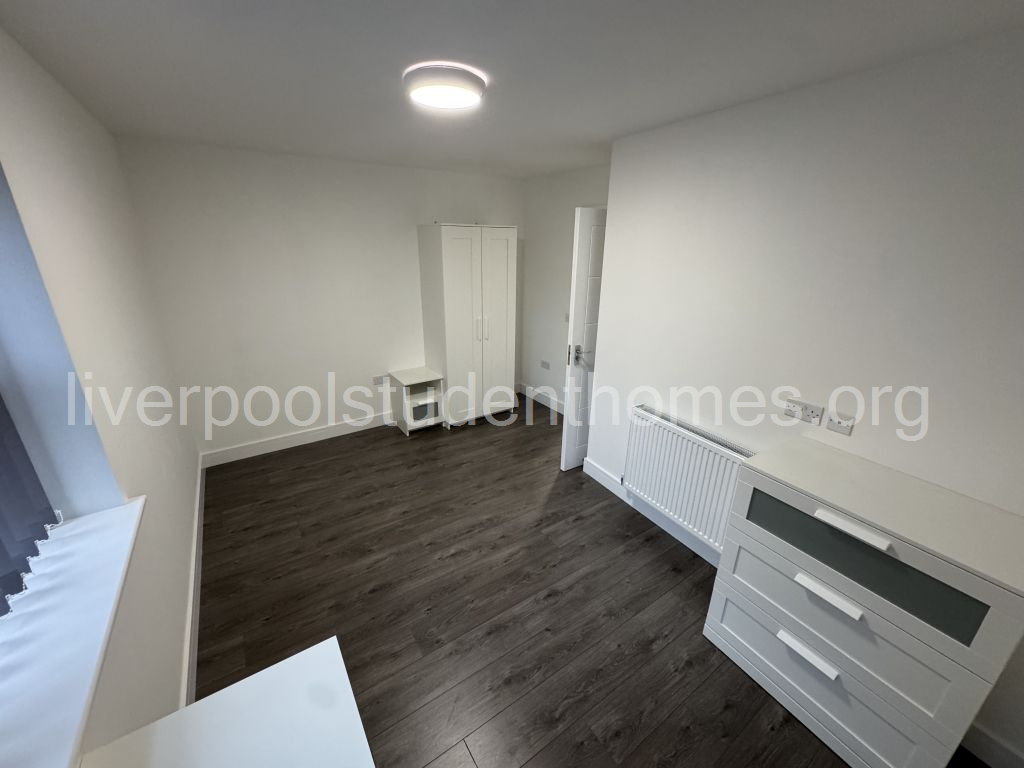 Flat Shaw Street in Liverpool