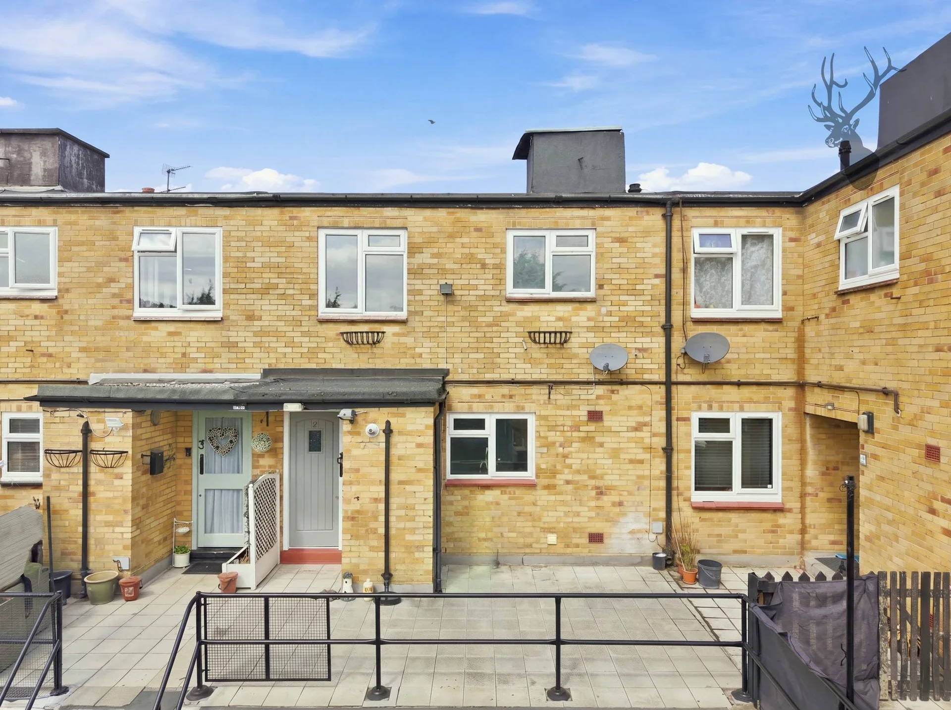 Flat Court Yard in Greater London