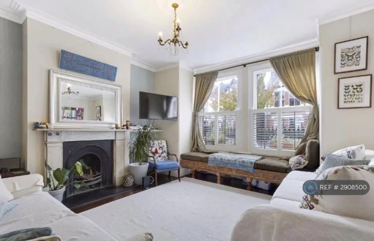 House Elizabeth Gardens in Greater London