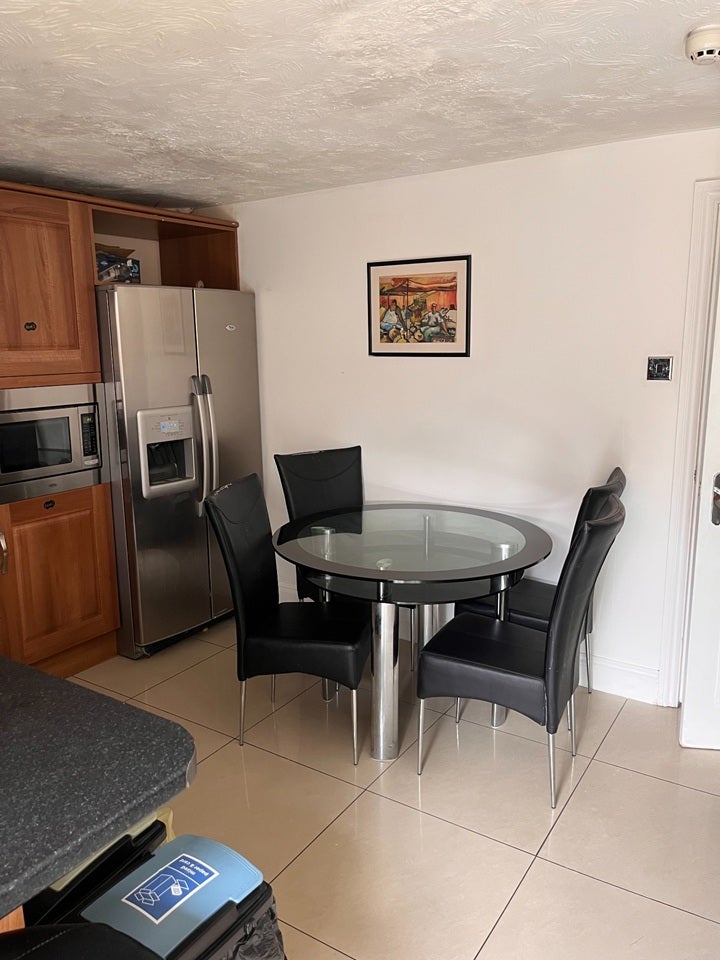 Room Harlinger Street in Greater London
