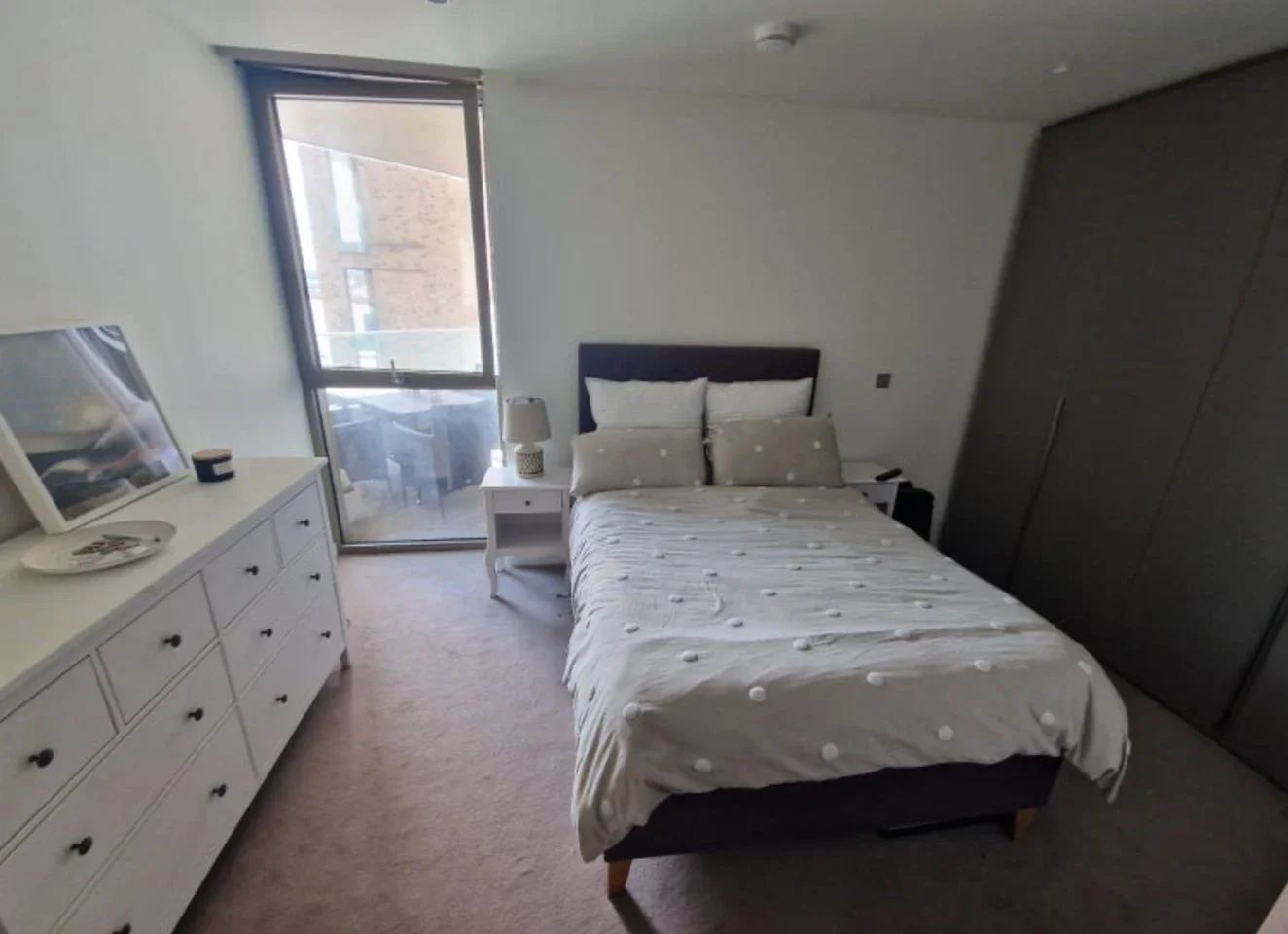 Flat Pilot Walk in Greater London