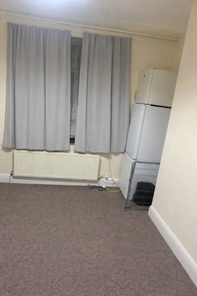 Room Clifford Road in Greater London