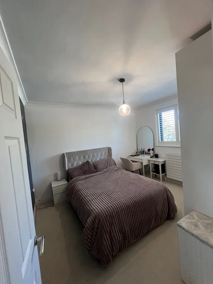 Room Parkland Road in Borough of Spelthorne