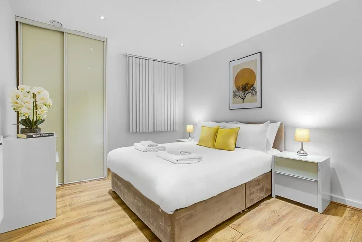 Flat Providence Place in Greater London