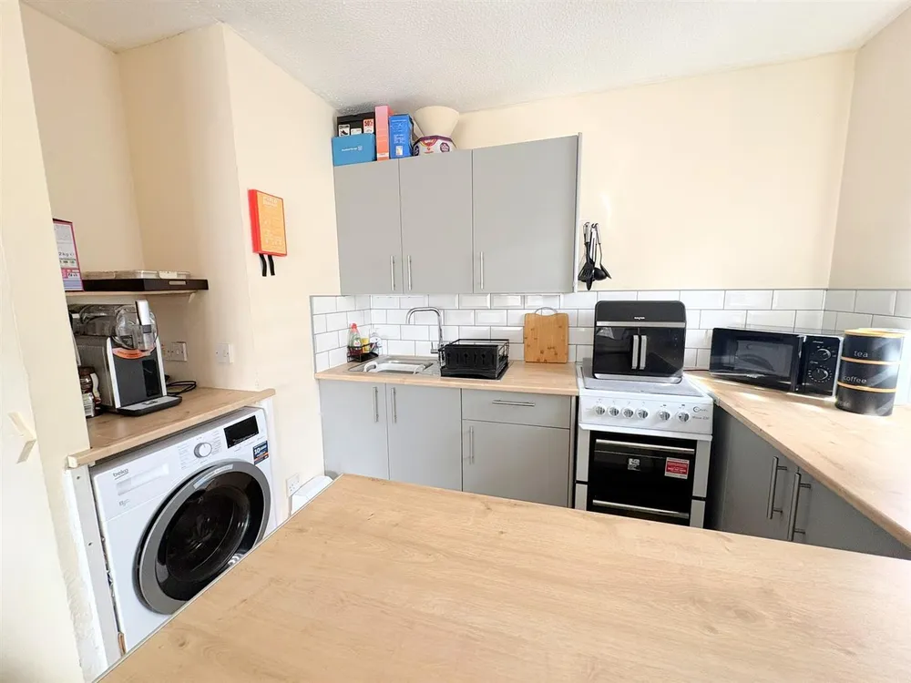 Flat Maple Court in Bridgwater