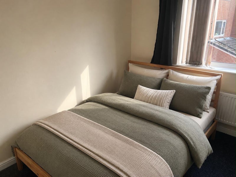 Room Stockport Road in Manchester