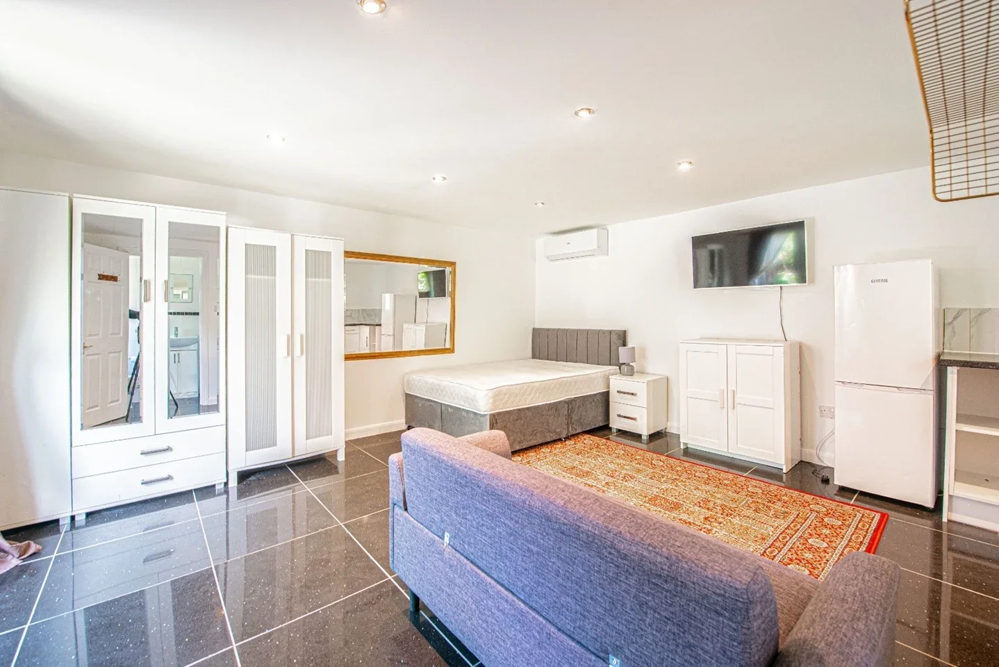 Flat Grasmere Avenue in Greater London