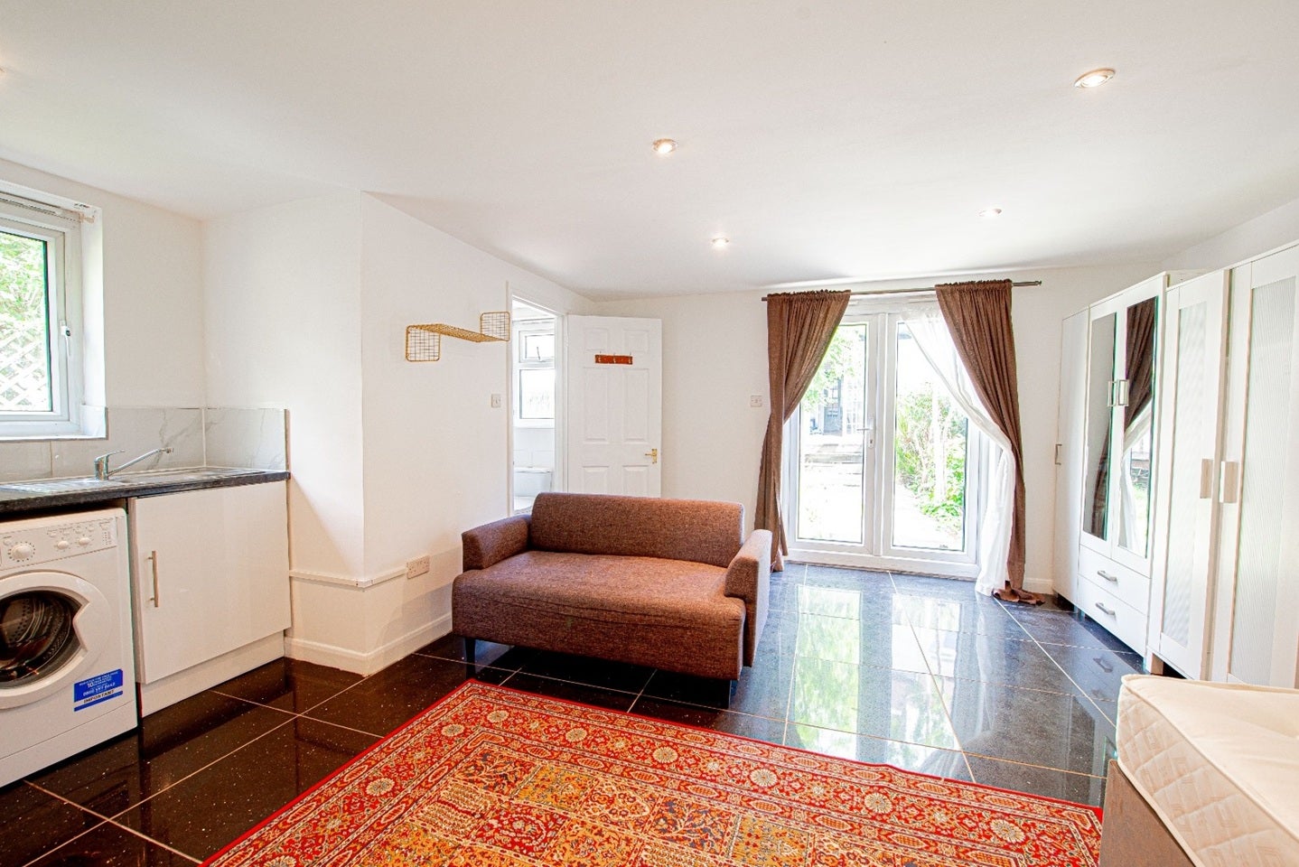Flat Grasmere Avenue in Greater London