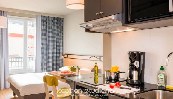 Flat Rue Roque de Fillol in Puteaux
