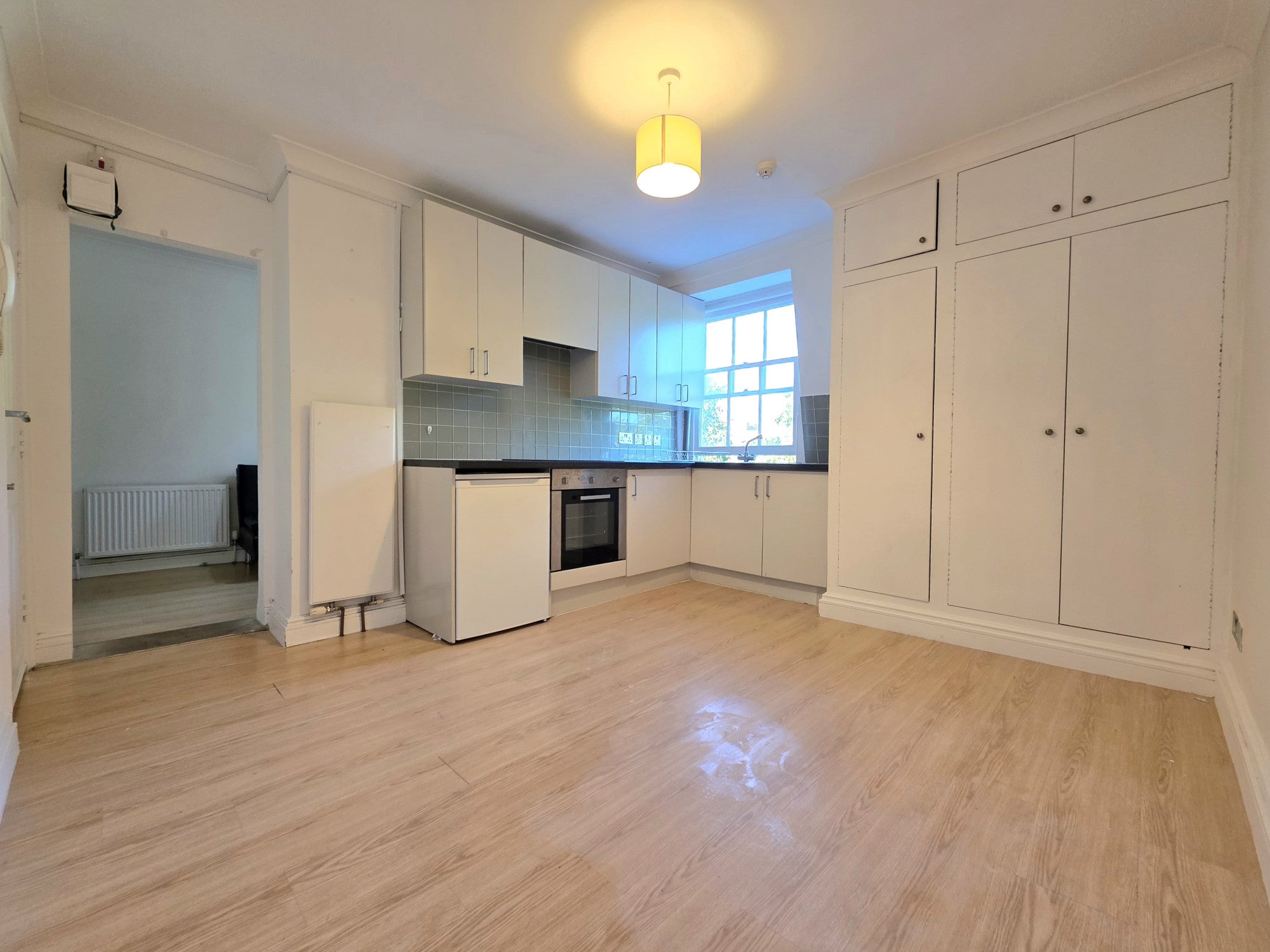 Room Camberwell Road in Greater London