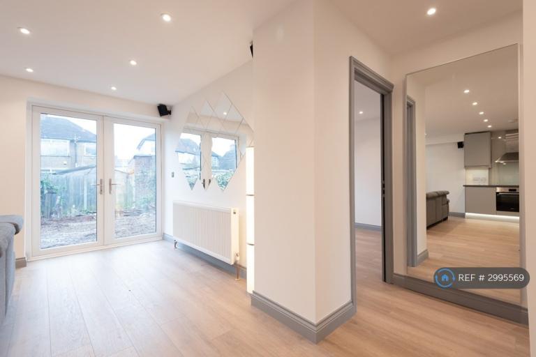 Flat New Park Avenue in Greater London