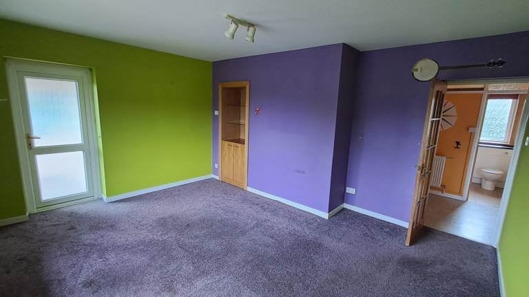 Flat Dunearn Drive in Kirkcaldy